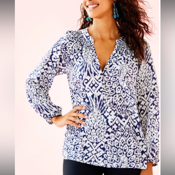 Lilly Pulitzer Elsa 100% silk navy blue pineapple party print peasant top sz L - Picture 1 of 9